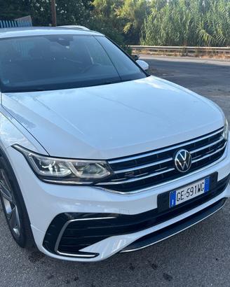 Volkswagen Tiguan 2.0 TDI 150 CV SCR DSG R-Line