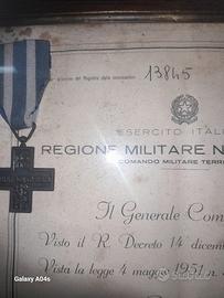 croce  e attestato   militari 