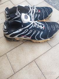 scarpe Nike TN bianco nere squalo 