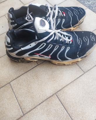 scarpe Nike TN bianco nere squalo 