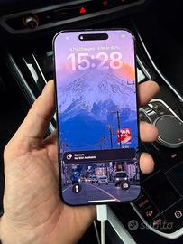 Iphone  16 pro max schermo crepato con cover apple