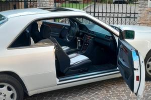 Mercedes-Benz 200 CE Coupe'