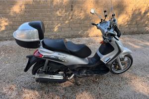 Piaggio Beverly 500  + accessori