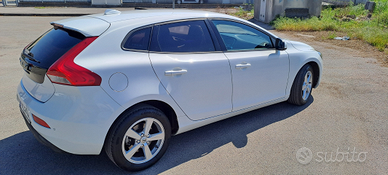Volvo v40 d2 geartronic