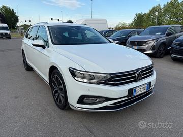 Volkswagen Passat Variant 2.0 TDI SCR 200 CV DSG E