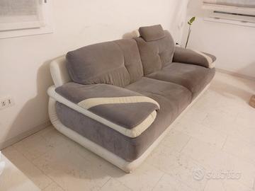 divano a tre posti in Alcantara 