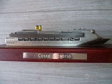 Modellino nave Costa Victoria