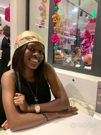 Cameriera in piano anche cameriera in un restaur