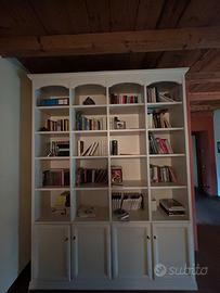 Libreria grande in legno laccato chiaro