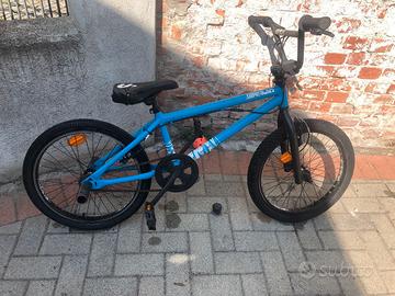 bici blu trick