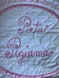 Porta pigiama ricamato