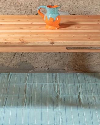 Tavolo artigianale di design in legno massello