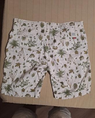 bermuda chino levis