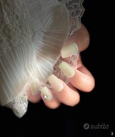 Manicure indossabile realizzata interamente a mano