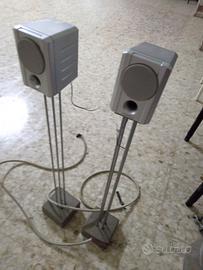 supporti  con 2  casse altoparlanti più altre 2 ca