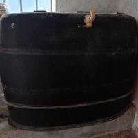 Tino in vetroresina per vino da 8,5 quintali