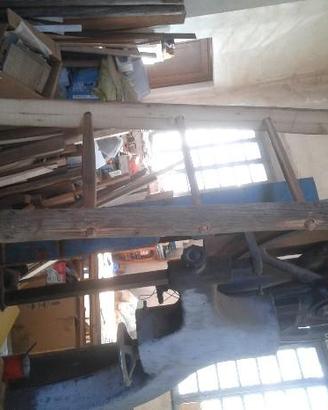 Antica scala a pioli per ornamenti arredo