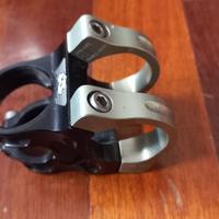 Attacco manubrio Renthal Apex