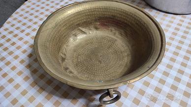 LAVABO IN OTTONE CESELLATO A MANO
