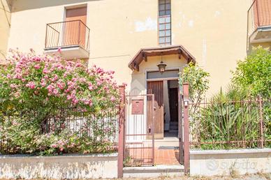 CASA SEMINDIPENDENTE A CASTEL SANT'ANGELO
