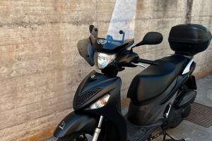 Suzuki Sixteen 150 scooter 4 tempi