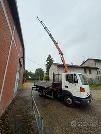 nissan atleon 75 con gru palfinger