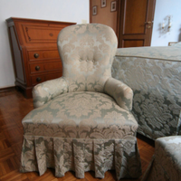 Mobile dei segreti poltroncine vestite