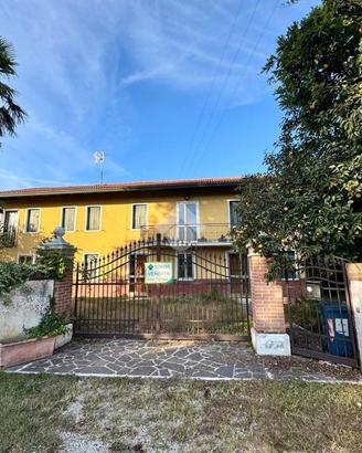 VILLA SINGOLA A PIOMBINO DESE