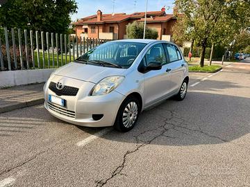 Toyota Yaris 1.0 5P Sol