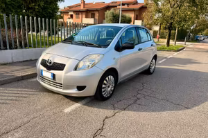 Toyota Yaris 1.0 5P Sol