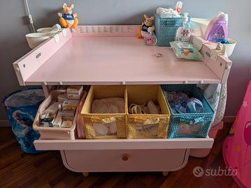 
Fasciatoio IKEA con accessori