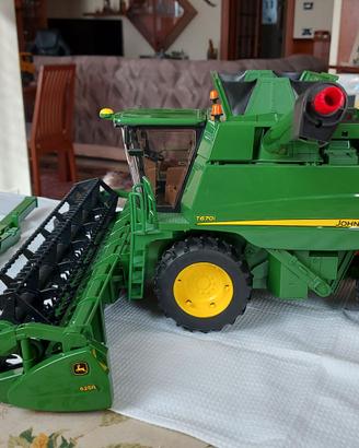 Mietitrebbia Bruder, senza scatola