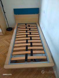 Letto con ruote ragazzo e comodino