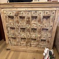 Mobile credenza