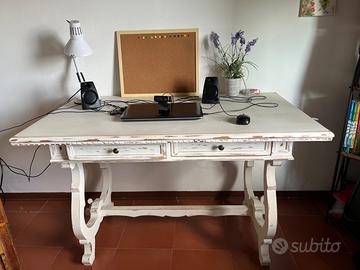 Scrivania antica rinnovata