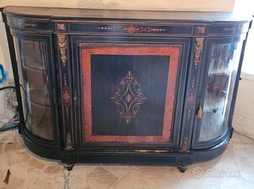 Mobile antico in legno da restaurare