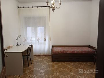 Ampia camera singola zona Dante/Camporeale