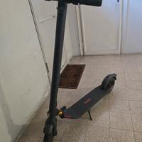 Ninebot E22E monopattino elettrico