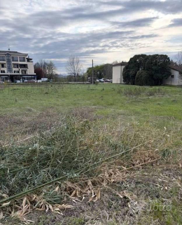 Immobile in asta di 10753 m² a Forlì - Altro