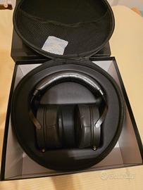  Cuffie planari Monolith M1070