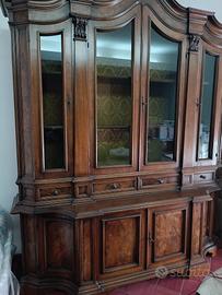 Mobile cristalliera in stile