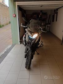 moto Benelli trk 502 x