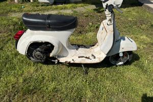 Vespa 50 R CON LIBRETTO trasformata Special 4 marc