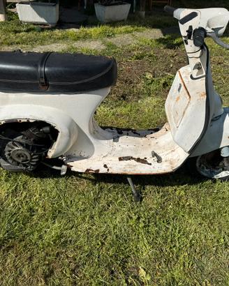 Vespa 50 R CON LIBRETTO trasformata Special 4 marc