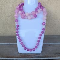 Collana rosa e fucsia molto attraente 