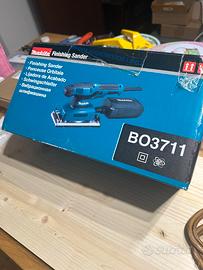 Levigatrice Makita BO3711 come nuova