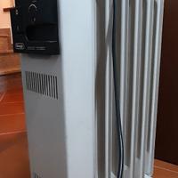 Stufa radiatore elettrico ad olio De Longhi
