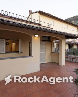 Immobile di 60 m² con 3 locali a Pescia