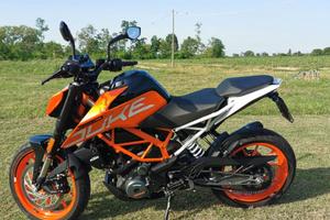 KTM DUKE 390