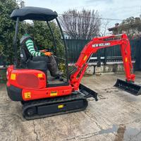 E166 Mini escavatore New Holland 15 q